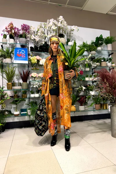 Look 27